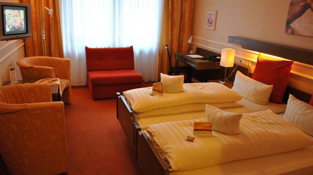 Hotel Hellers Twenty Four I -24H-Check-In- Фридрихсхафен Экстерьер фото